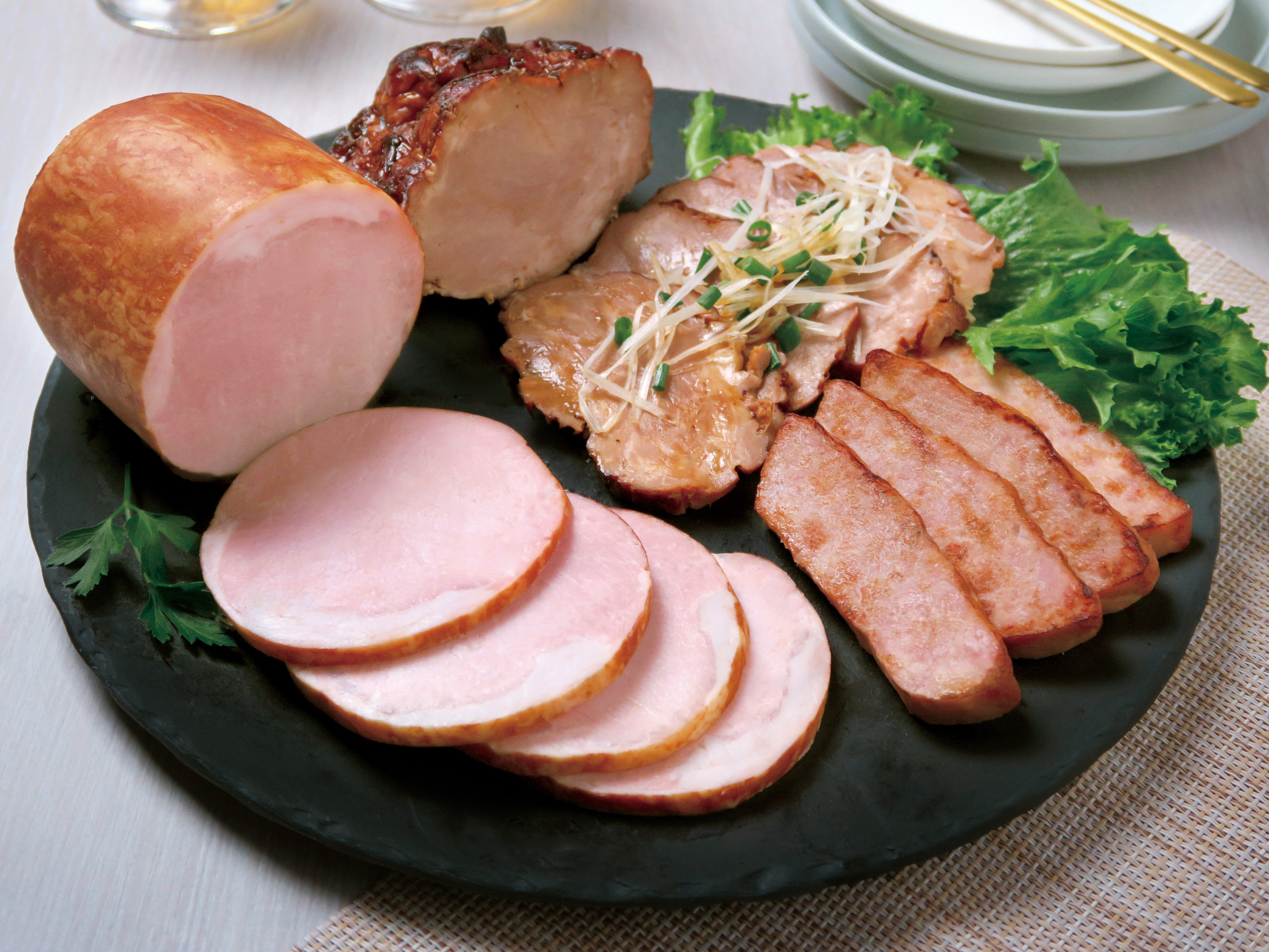 「鎌倉ハム富岡商会」特選ロースハム・直火焼やきぶた・ミートローフ